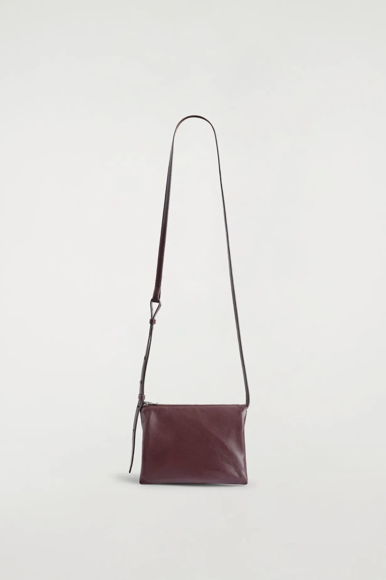 TROVE UMHÄNGETASCHE - LEDER