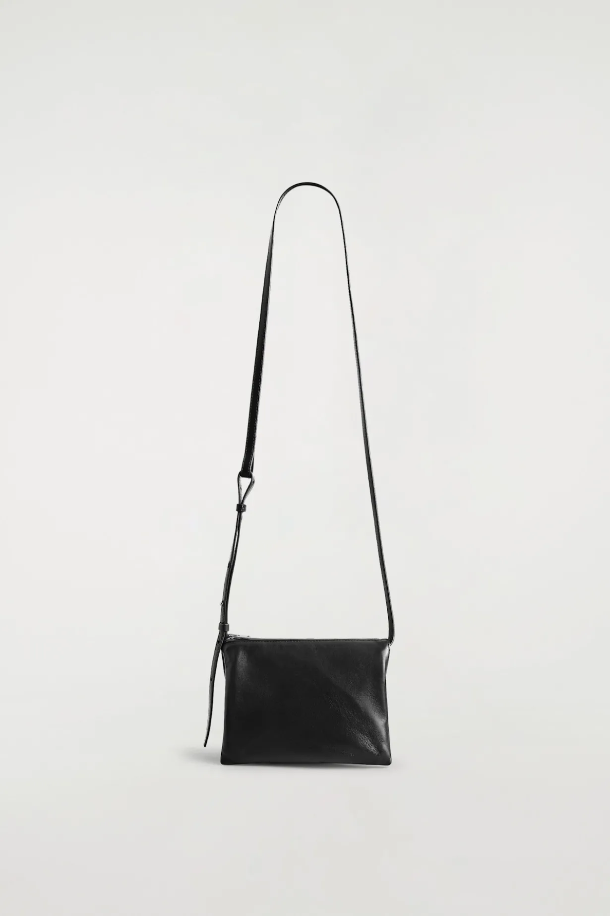 TROVE UMHÄNGETASCHE - LEDER