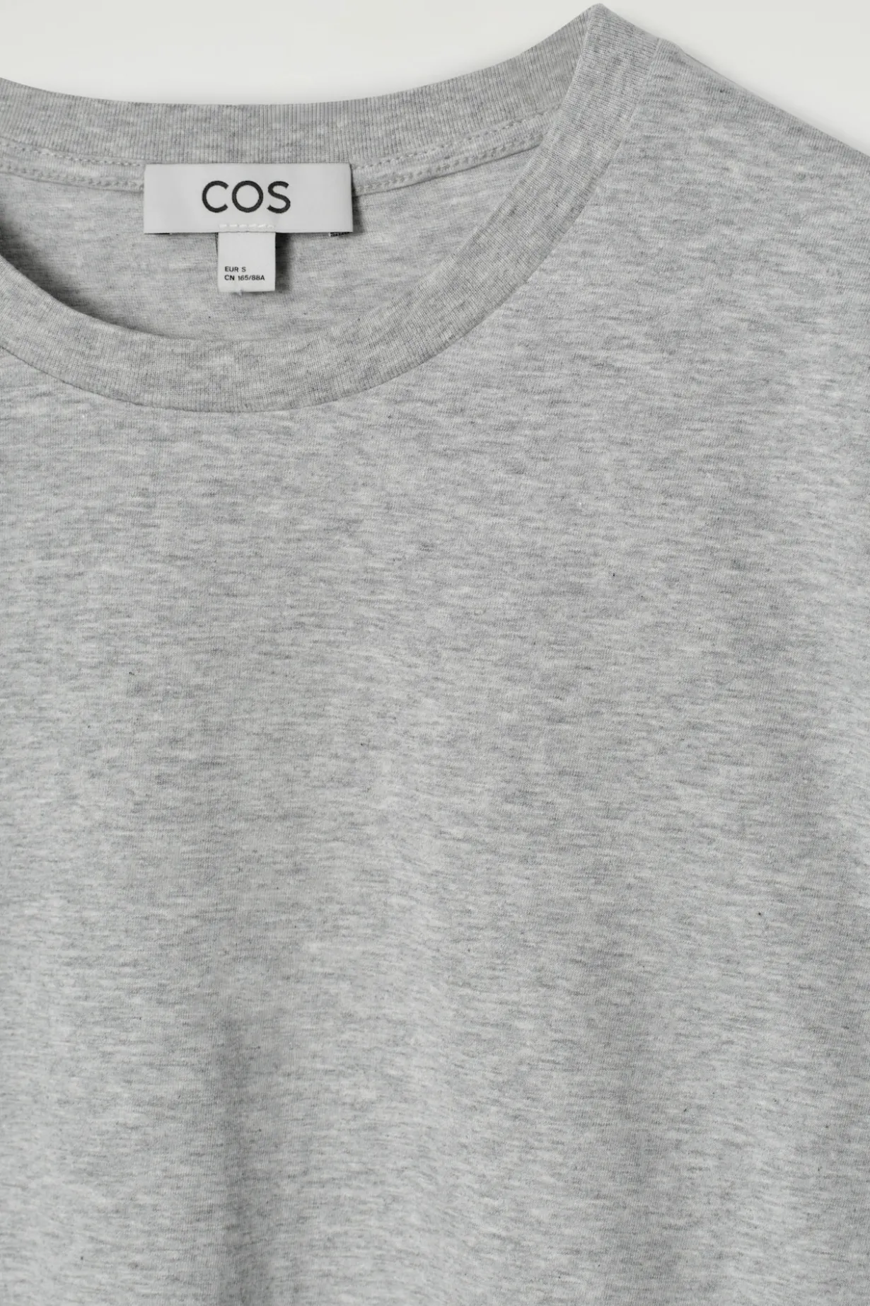 T-SHIRT AUS BAUMWOLLE MIT RUNDHALSAUSSCHNITT
