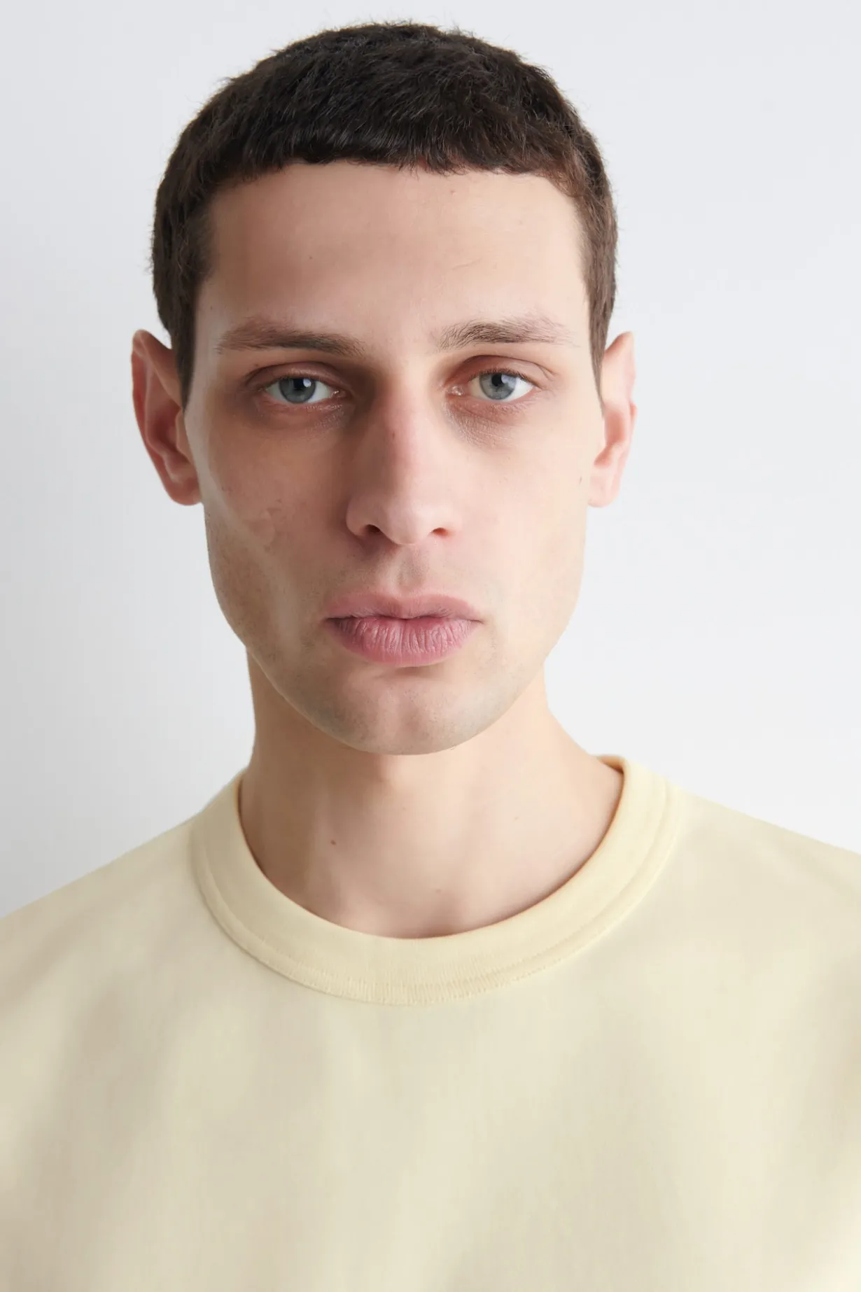 T-SHIRT AUS BAUMWOLLE MIT RUNDHALSAUSSCHNITT