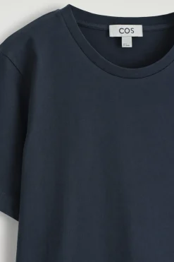 T-SHIRT AUS BAUMWOLLE MIT RUNDHALSAUSSCHNITT