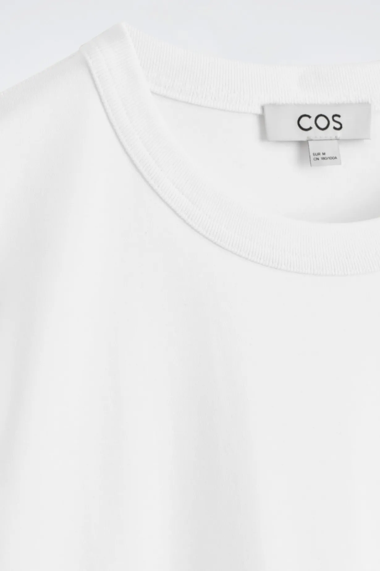 T-SHIRT AUS BAUMWOLLE MIT RUNDHALSAUSSCHNITT