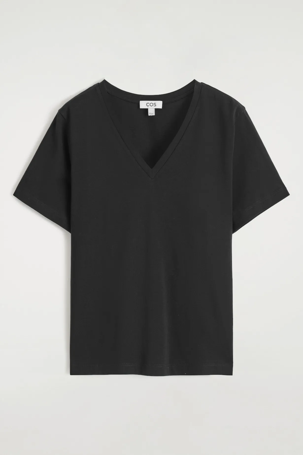 T-SHIRT AUS BAUMWOLLE MIT V-AUSSCHNITT