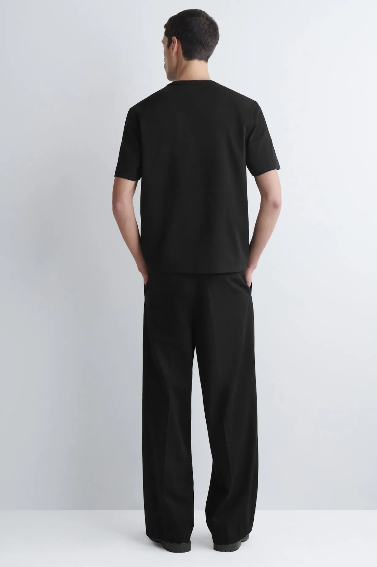 T-SHIRT AUS BAUMWOLLE MIT RUNDHALSAUSSCHNITT