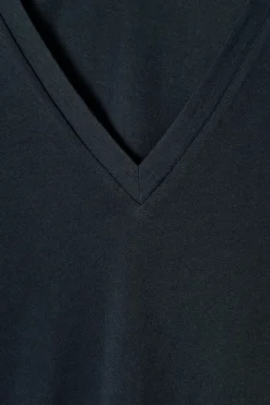 T-SHIRT AUS BAUMWOLLE MIT V-AUSSCHNITT