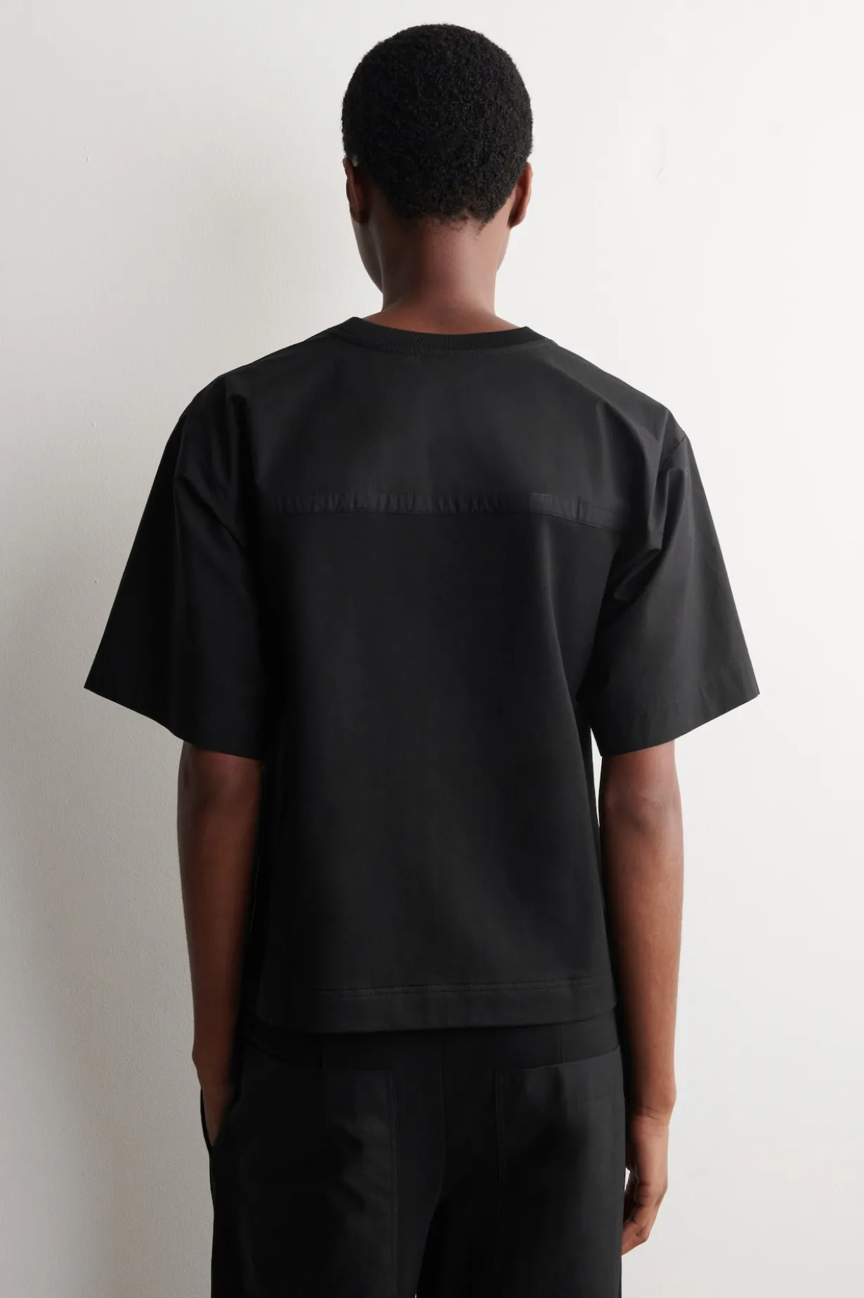 T-SHIRT AUS JERSEY MIT POPELINE