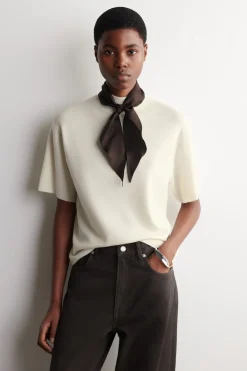 T-SHIRT AUS MERINOWOLLE MIT SCHALDETAIL