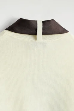 T-SHIRT AUS MERINOWOLLE MIT SCHALDETAIL