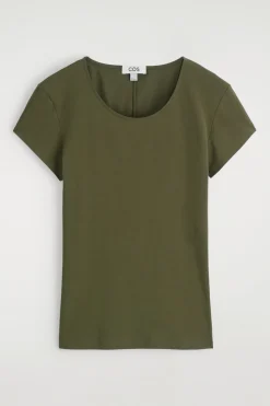 T-SHIRT MIT RUNDHALSAUSSCHNITT