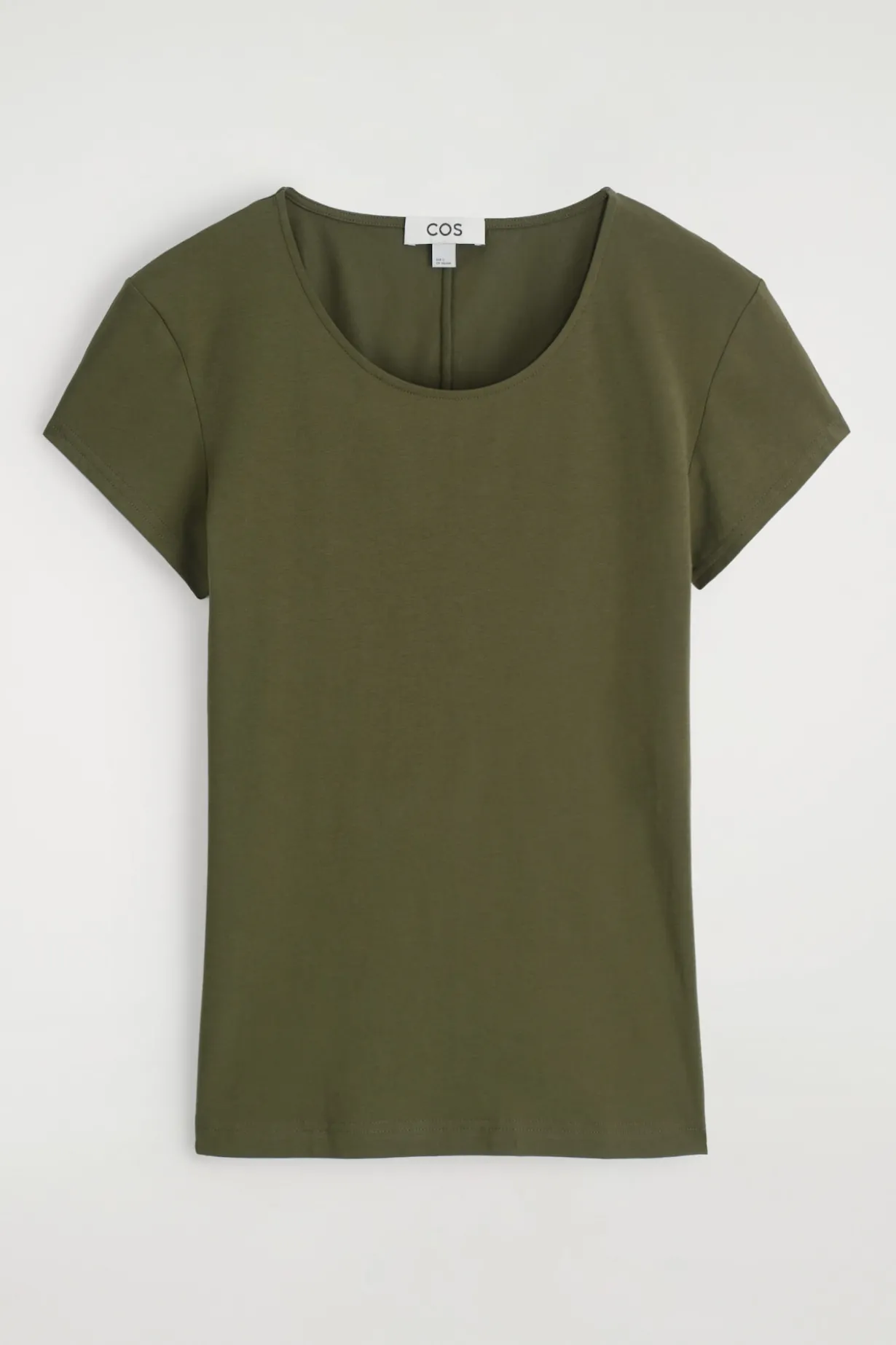 T-SHIRT MIT RUNDHALSAUSSCHNITT