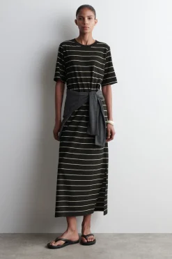 T-SHIRT-KLEID AUS BAUMWOLL-LEINEN-MIX IN MAXILÄNGE