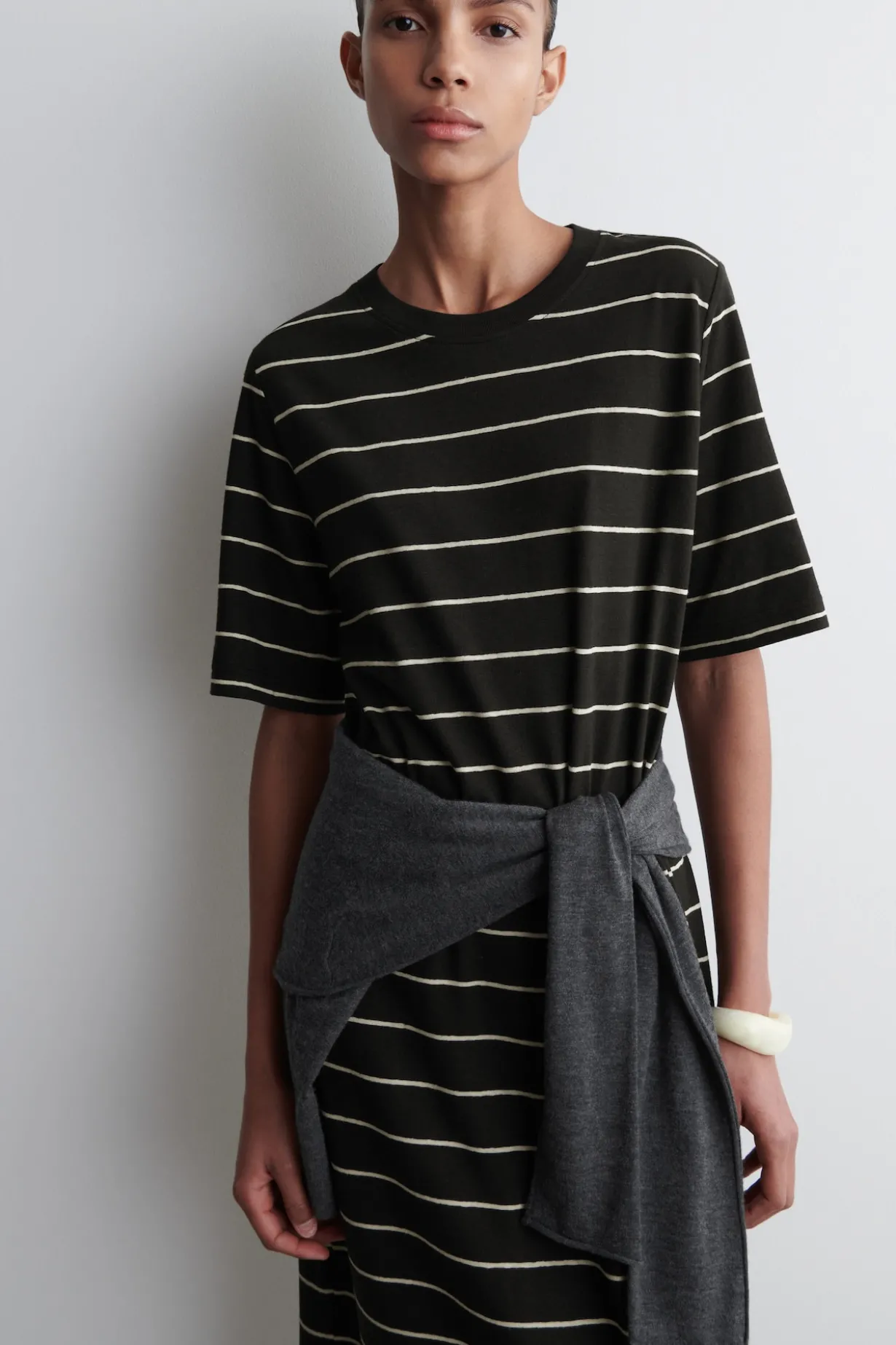 T-SHIRT-KLEID AUS BAUMWOLL-LEINEN-MIX IN MAXILÄNGE
