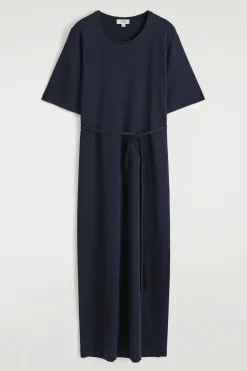 T-SHIRT-KLEID IN MIDILÄNGE MIT GÜRTEL