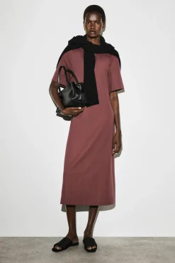 T-SHIRT-KLEID IN MIDILÄNGE MIT GÜRTELDETAIL