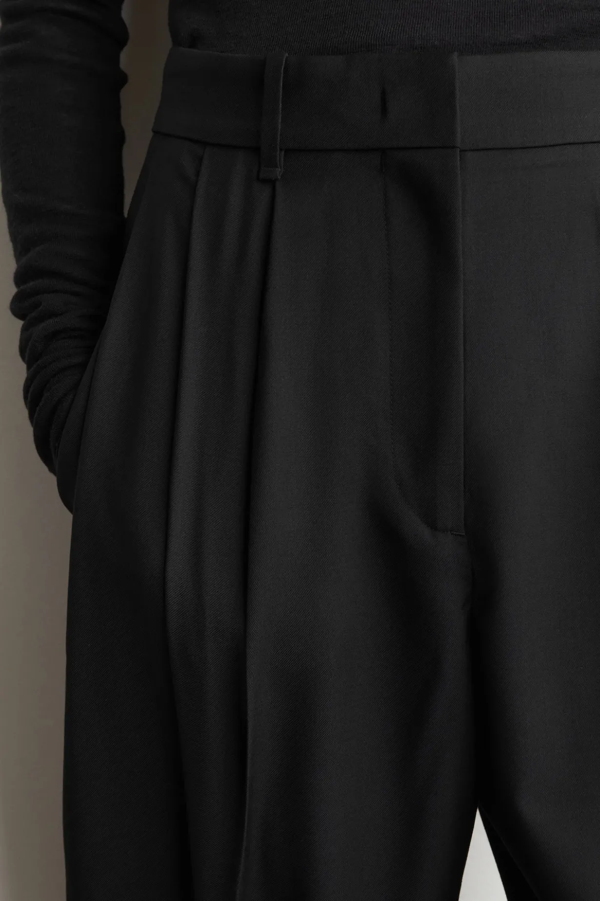 TULPENHOSE AUS WOLL-MIX MIT FALTEN
