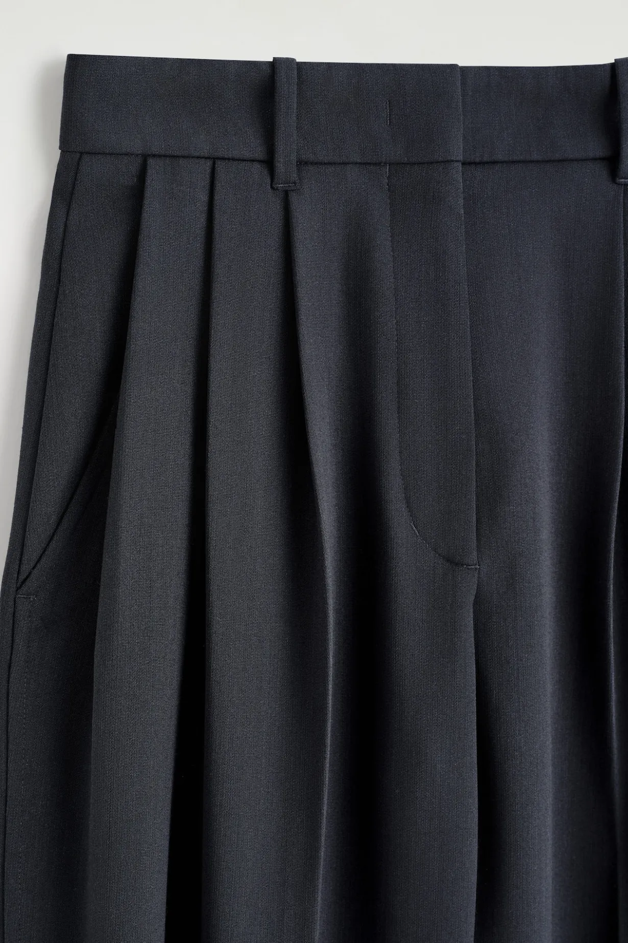 TULPENHOSE AUS WOLL-MIX MIT FALTEN