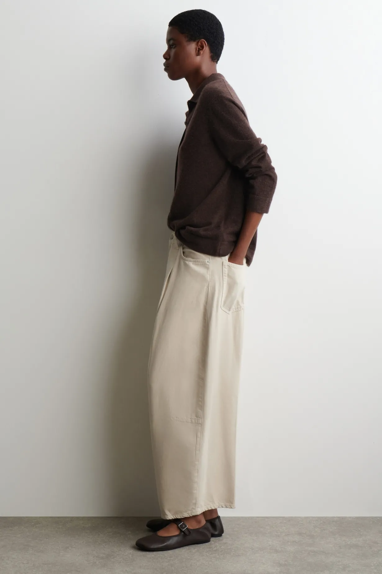 TWINE JEANS MIT BARREL-BEIN
