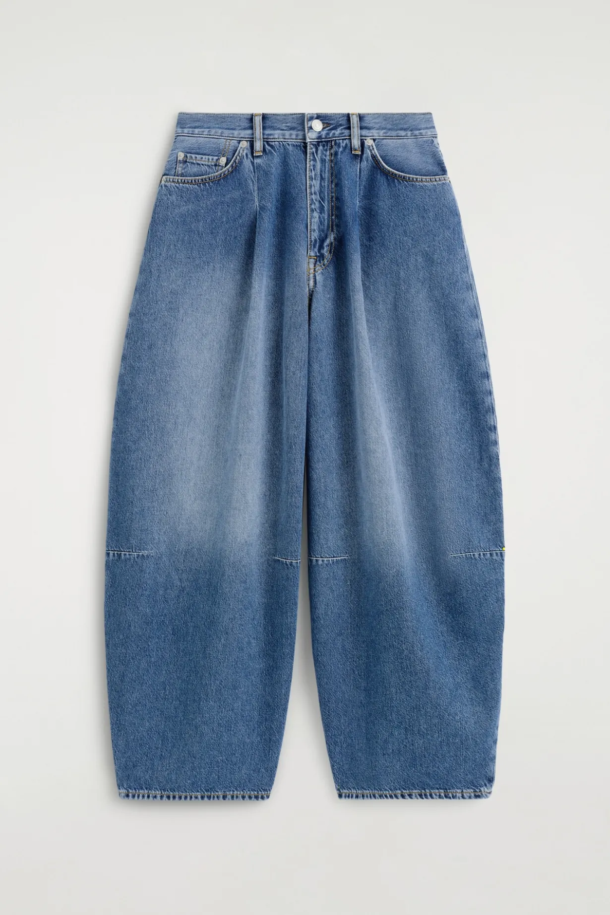 TWINE JEANS MIT BARREL-BEIN