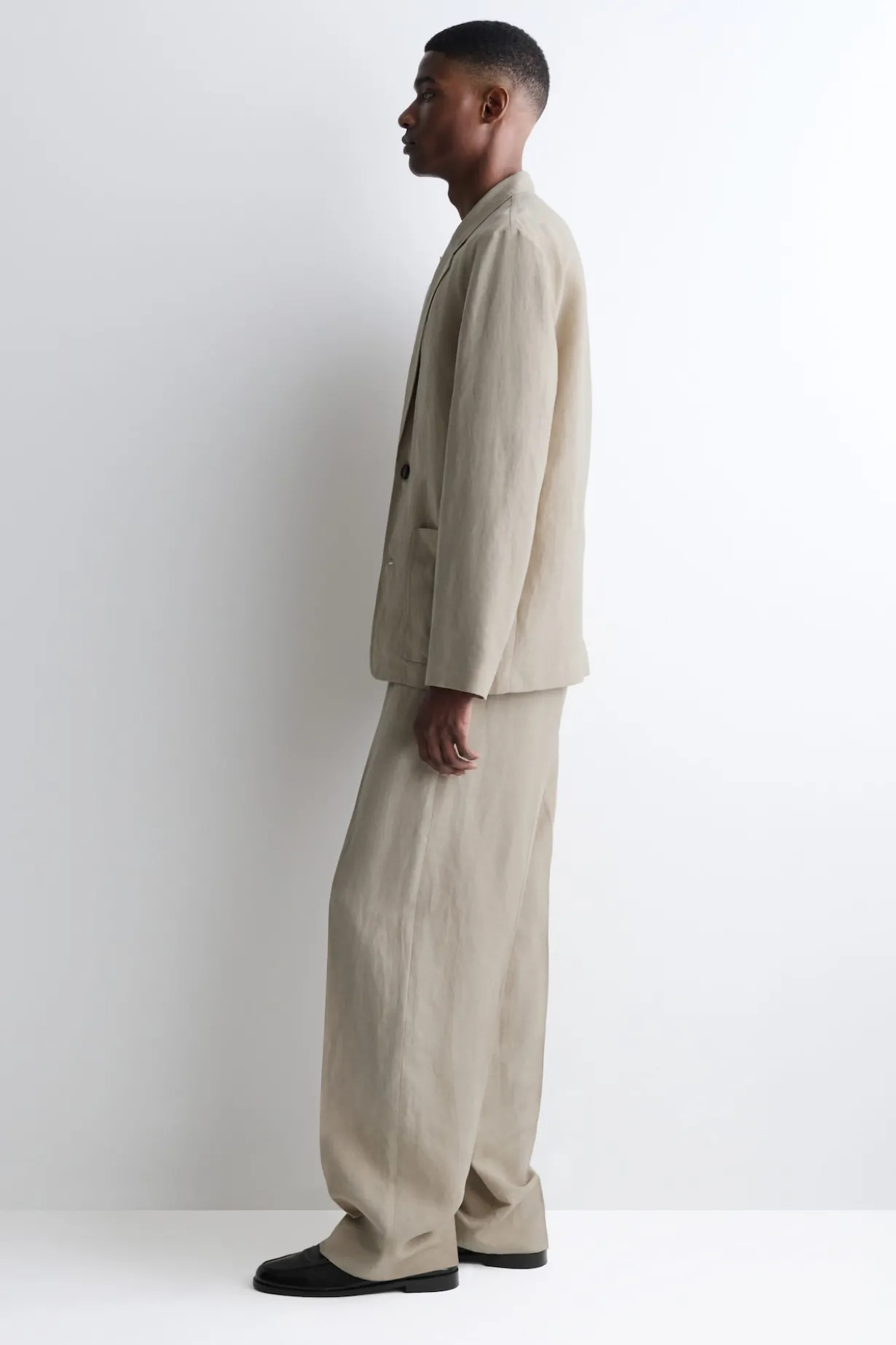 UNSTRUKTURIERTER BLAZER AUS LEINENMIX