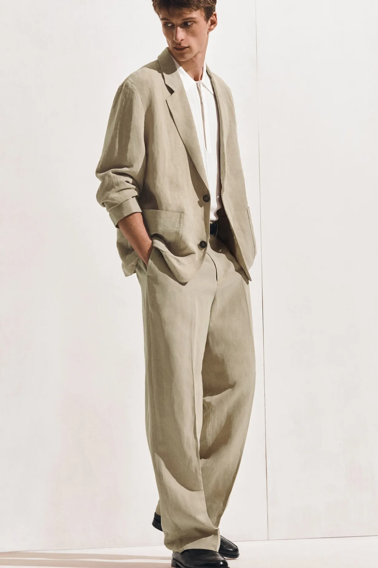 UNSTRUKTURIERTER BLAZER AUS LEINENMIX