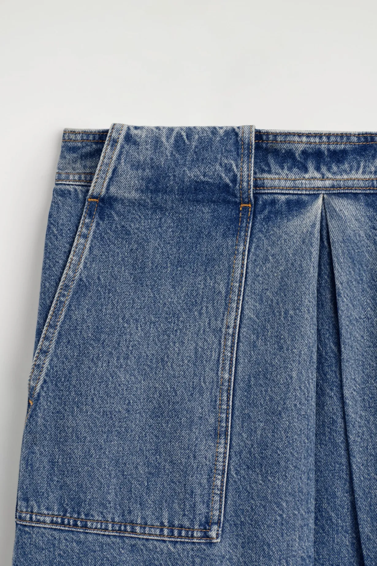 UTILITY-ROCK AUS DENIM IN A-LINIE