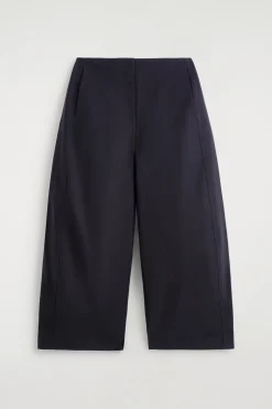 VERKÜRZTE BAUMWOLLHOSE MIT BARREL-BEIN