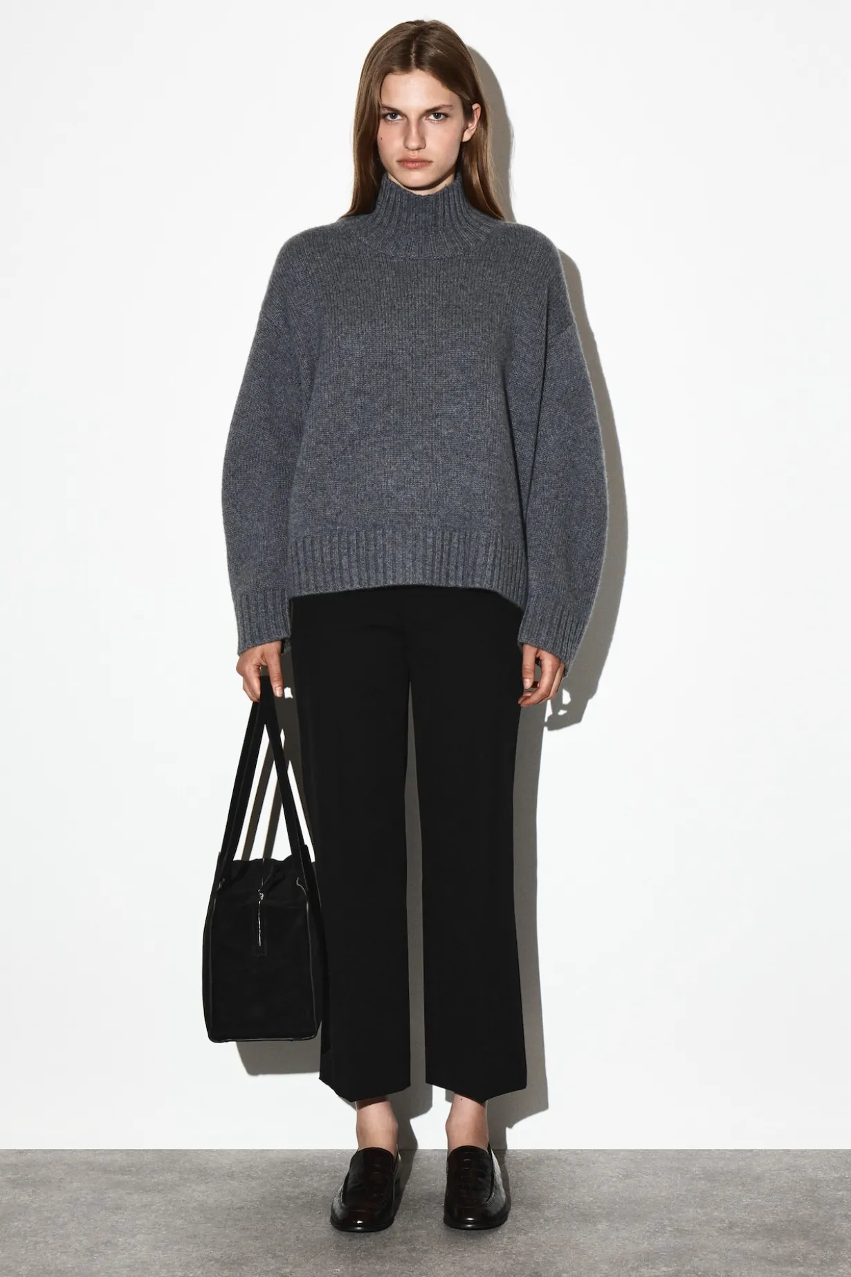 VERKÜRZTE ELEGANTE HOSE