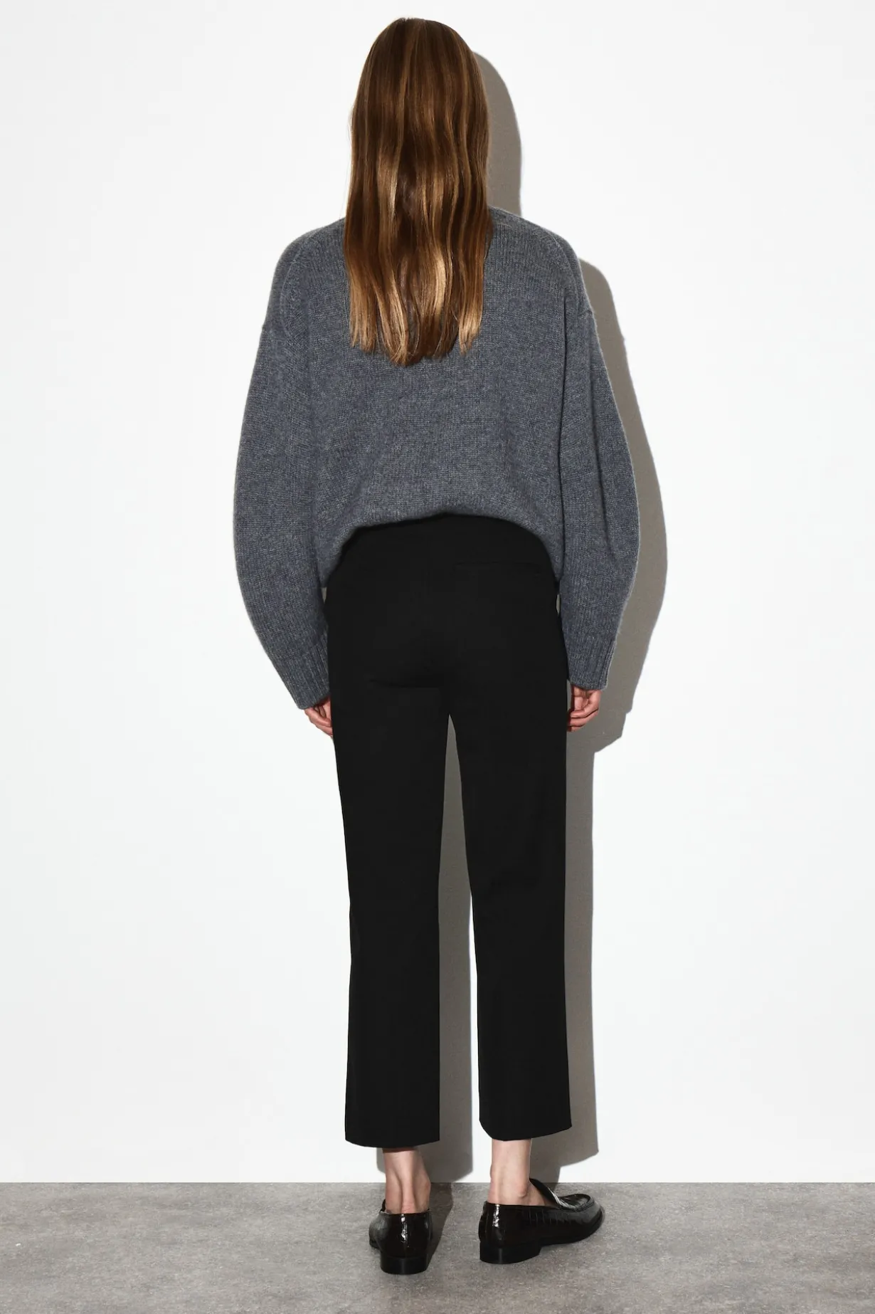 VERKÜRZTE ELEGANTE HOSE