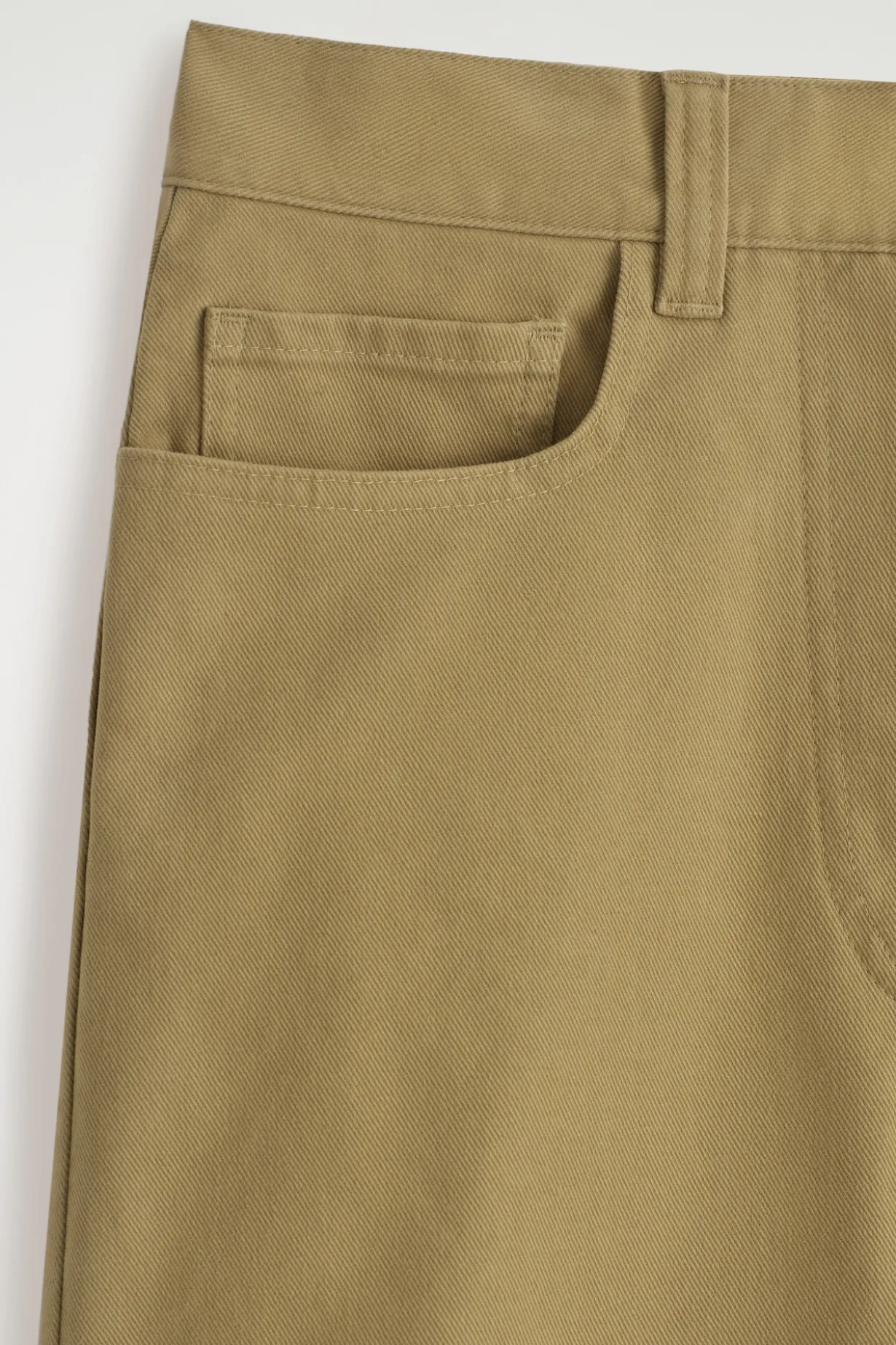 VERKÜRZTE HOSE AUS BAUMWOLLE MIT WEITEM BEIN