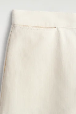 VERKÜRZTE HOSE AUS DENIM MIT WEITEM BEIN