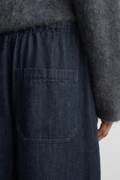 VERKÜRZTE HOSE AUS DENIM MIT WEITEM BEIN