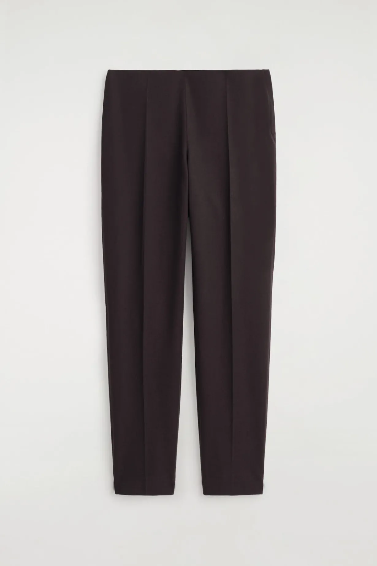 VERKÜRZTE HOSE MIT SCHMALEM BEIN