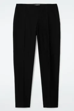 VERKÜRZTE HOSE MIT SCHMALEM BEIN