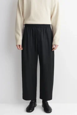 VERKÜRZTE HOSE MIT WEITEM BEIN