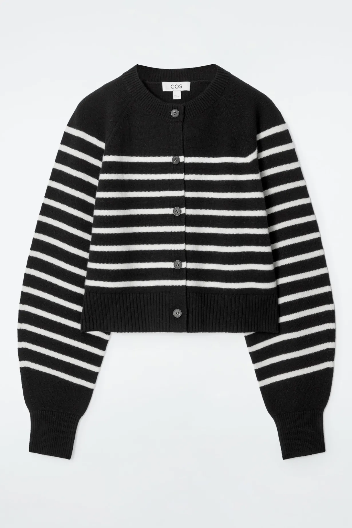VERKÜRZTE STRICKJACKE AUS WOLLE