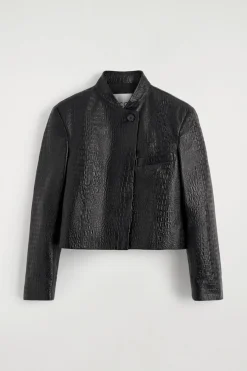 VERKÜRZTER BLAZER AUS LEDER IN KROKODILOPTIK