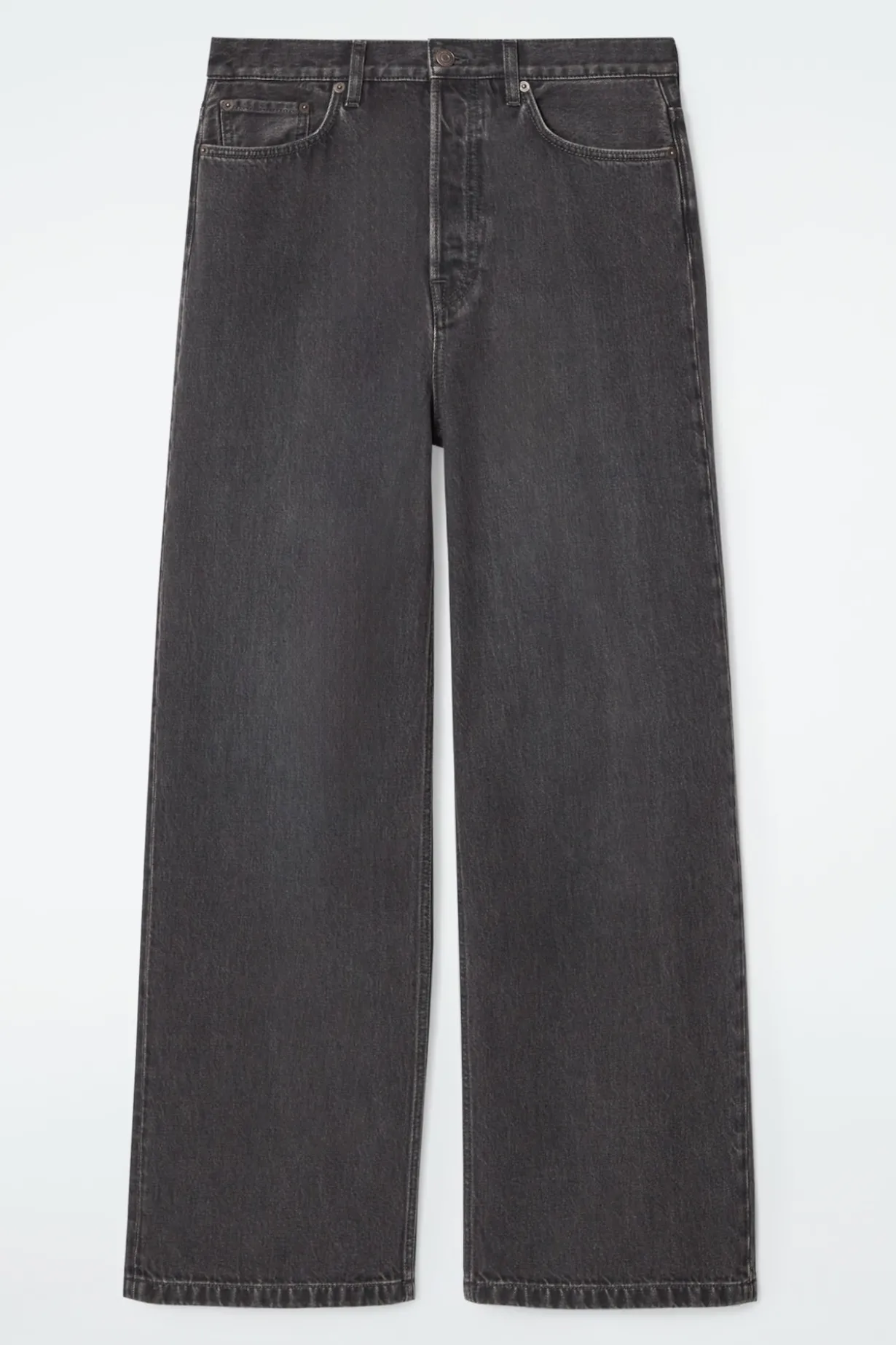 VOLUME JEANS MIT WEITEM BEIN