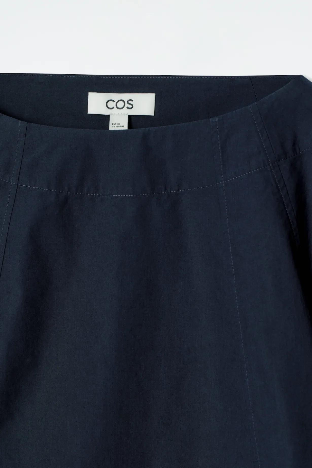 VOLUMINÖSE BAUMWOLLBLUSE MIT U-BOOT-AUSSCHNITT