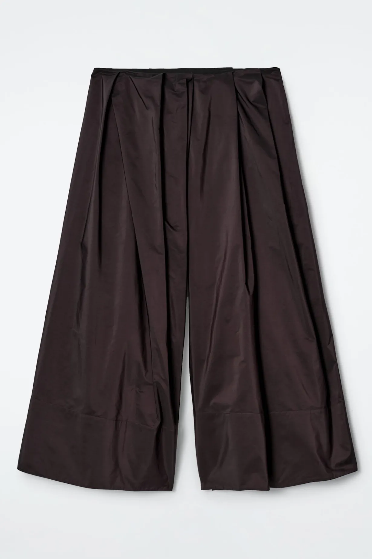 VOLUMINÖSE CULOTTES MIT FALTEN