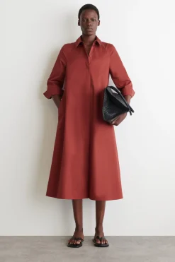 VOLUMINÖSES HEMDKLEID IN MAXILÄNGE