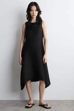VOLUMINÖSES MIDIKLEID MIT FALTEN