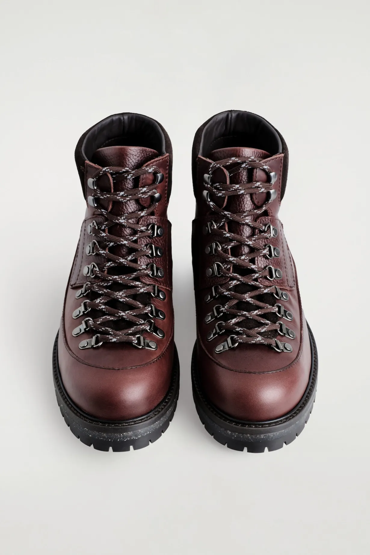 WANDERSTIEFEL AUS LEDER