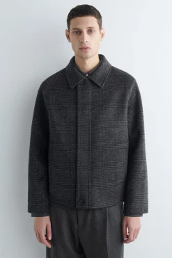 WENDBARE WOLLJACKE MIT KARO- UND FISCHGRÄTMUSTER