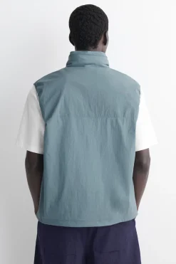 WESTE AUS WASSERABWEISENDEM TECHNISCHEN NYLON