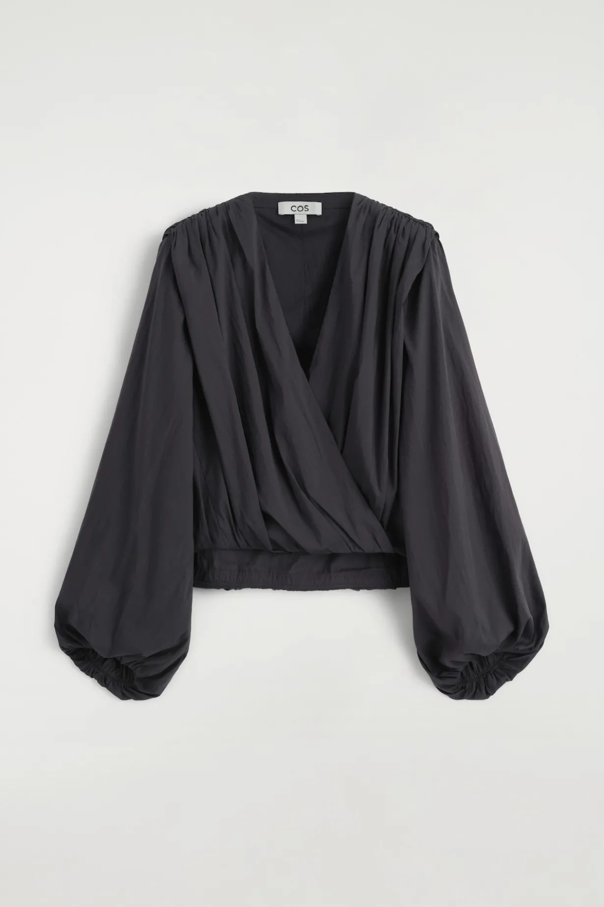 WICKELBLUSE MIT RAFFUNGEN