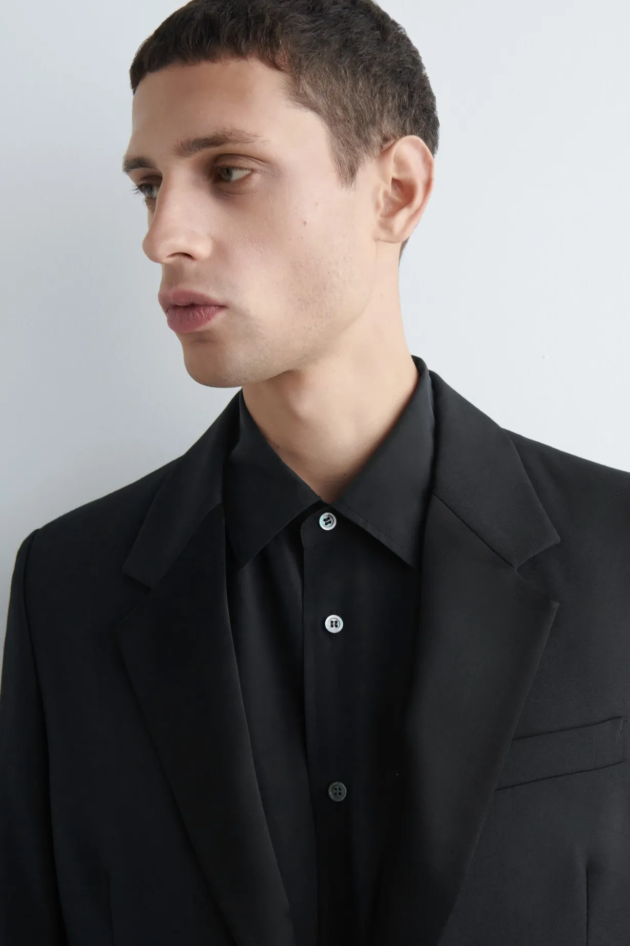 WOLLBLAZER MIT SATIN-REVERS