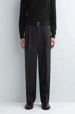 WOLLHOSE MIT BÜGELFALTEN