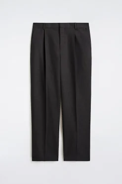 WOLLHOSE MIT BÜGELFALTEN