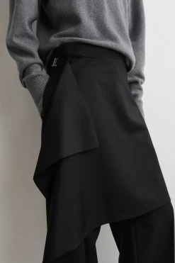 WOLLHOSE MIT ROCK