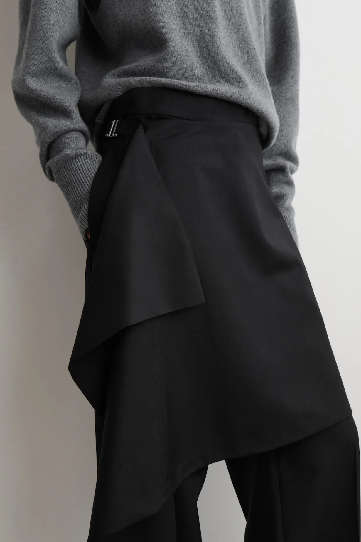 WOLLHOSE MIT ROCK
